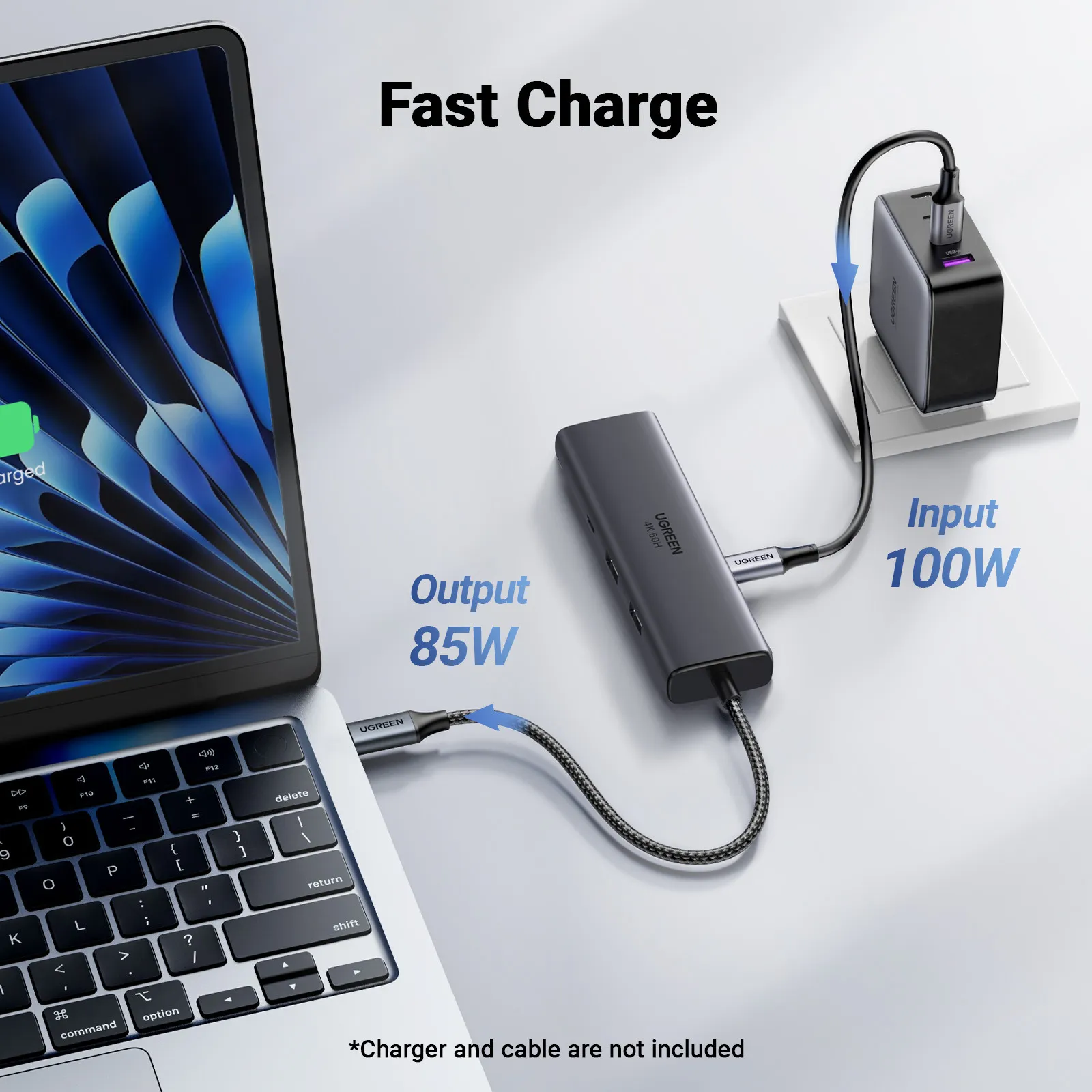 Laptop in carica tramite hub USB-C. Potenza in ingresso 100W.