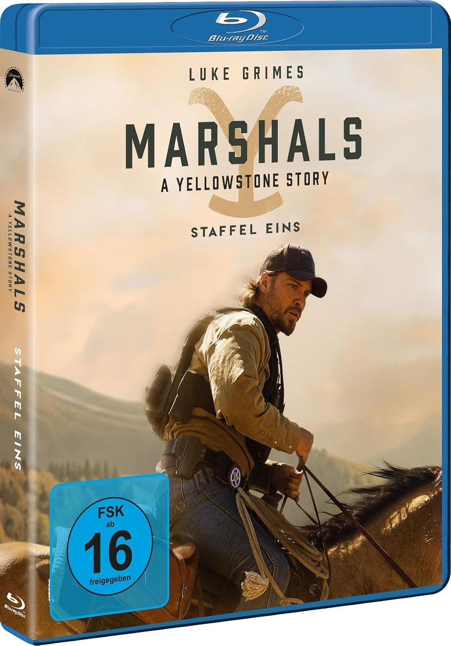 Ein Mann auf einem Pferd, mit Hut und Weste, reitet nach rechts. Blu-ray Hülle.
