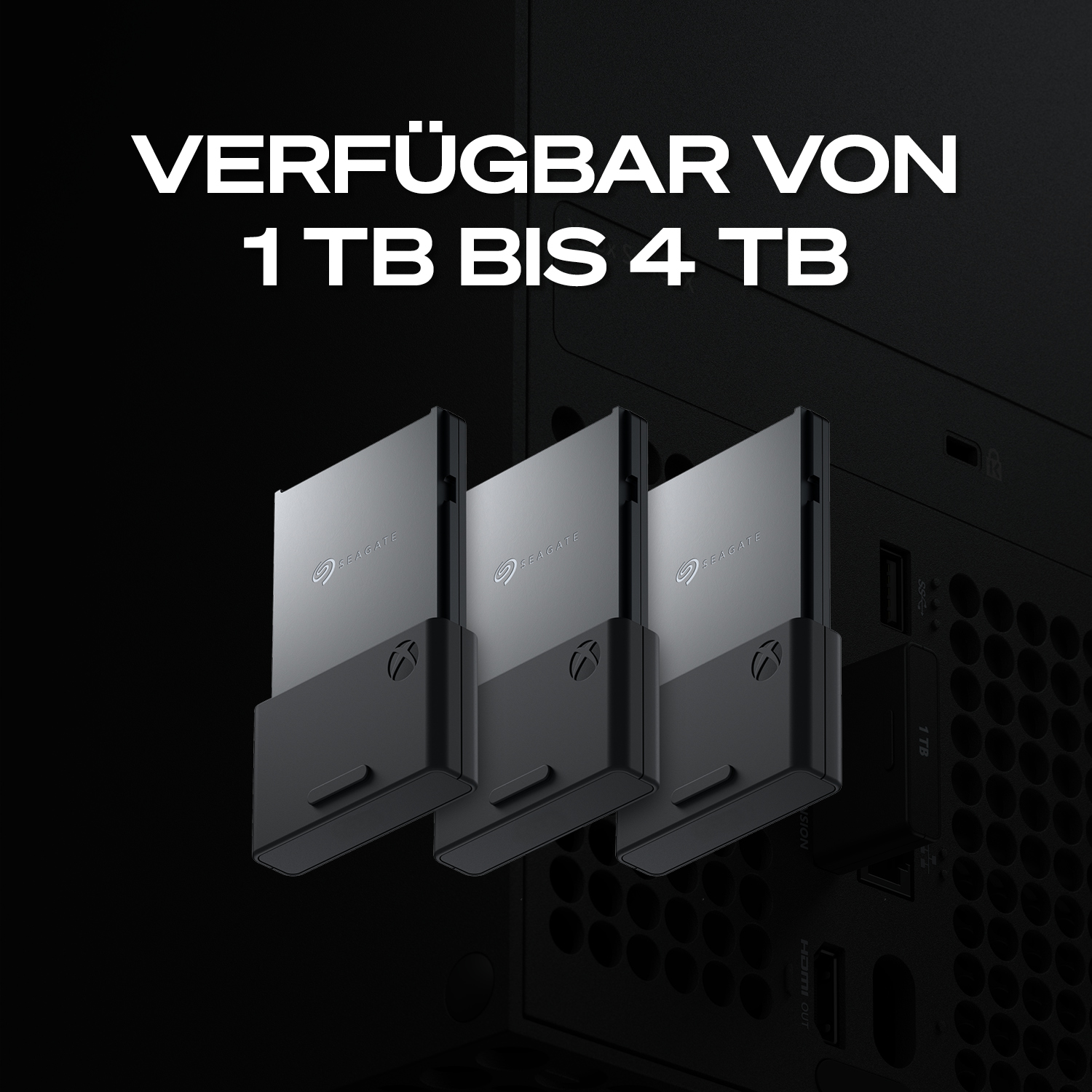 Trois cartes d'extension de stockage Seagate pour Xbox sont présentées sur fond sombre.