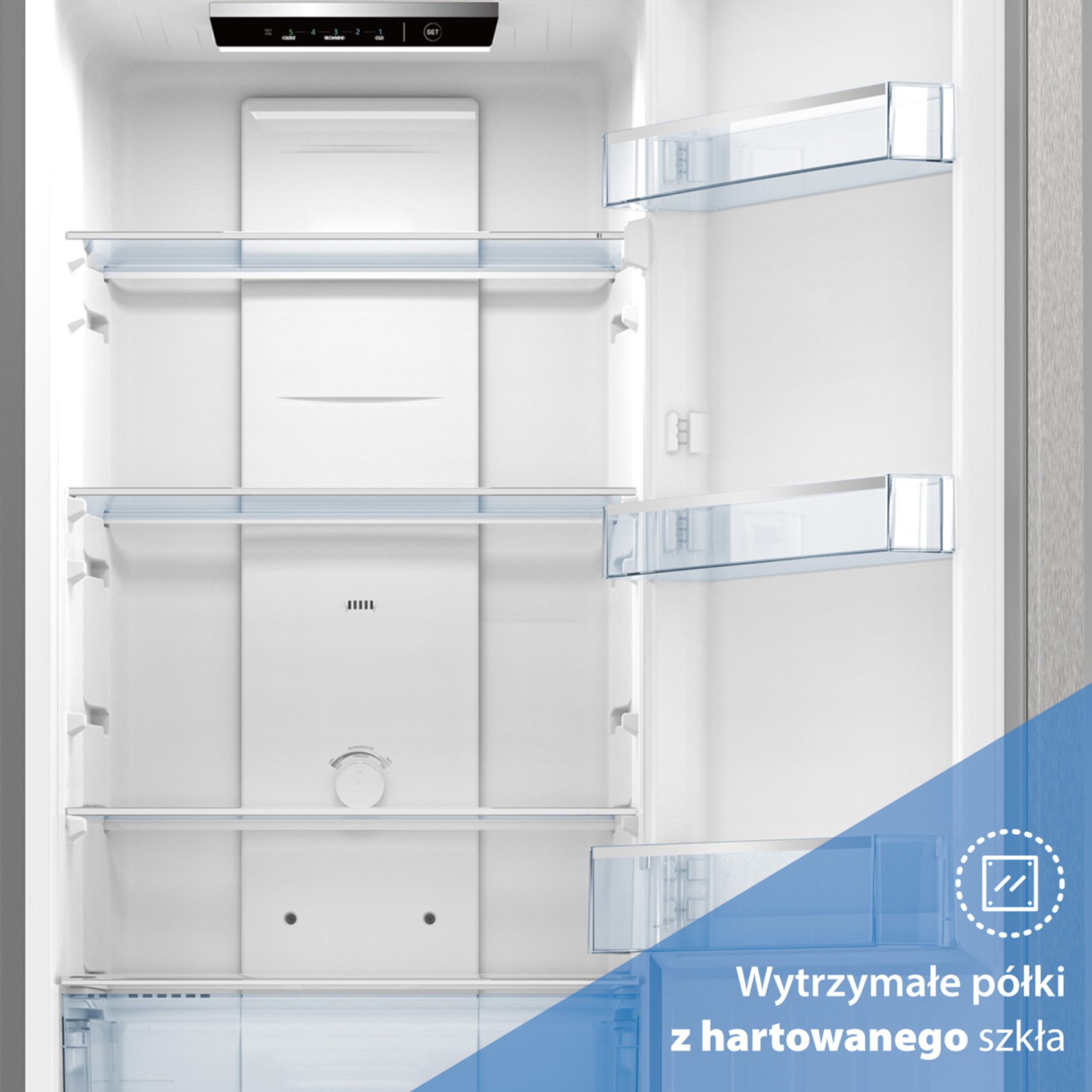 Pusta lodówka z szklanymi półkami i szufladą.