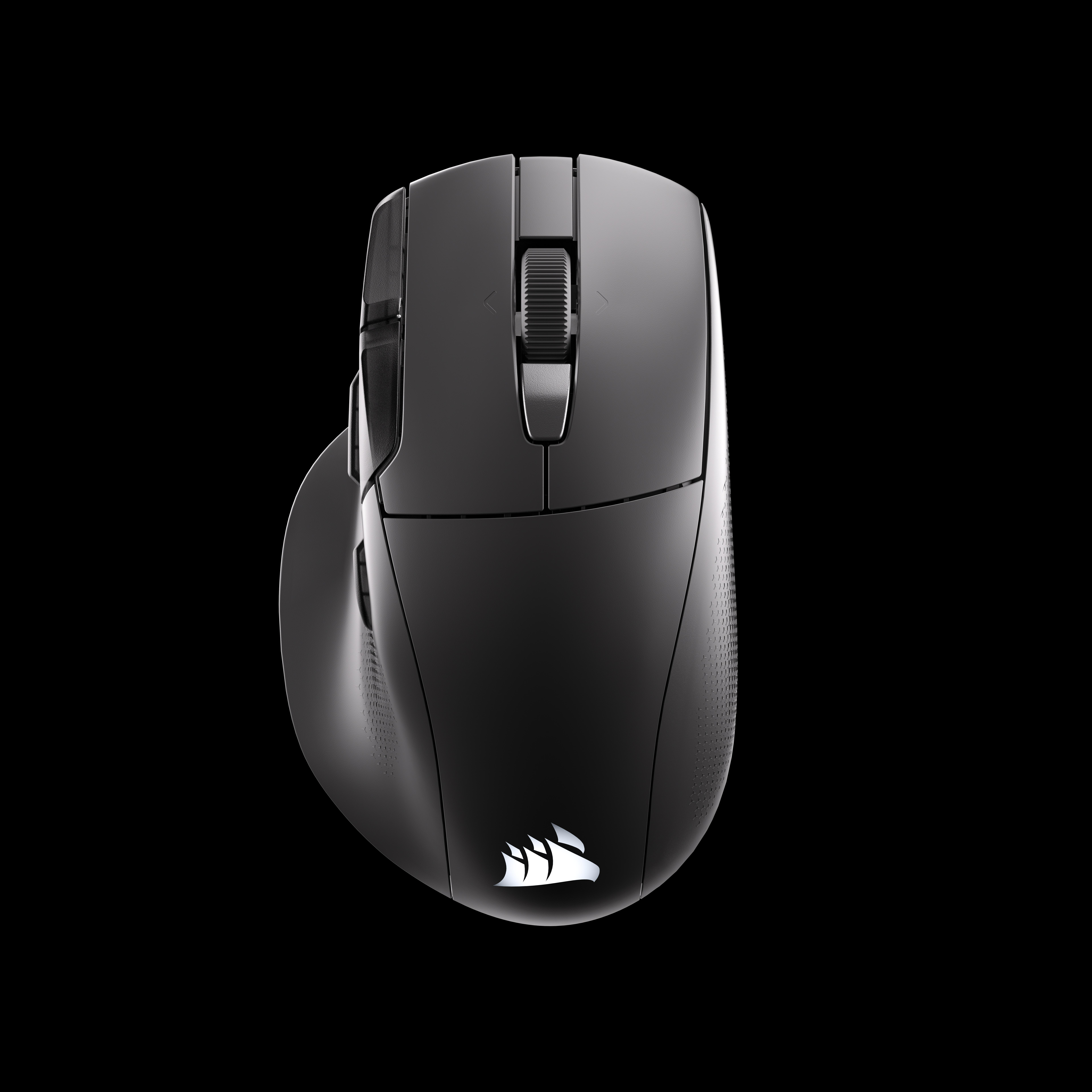 Schwarze Gaming-Maus mit Corsair-Logo, auf schwarzem Hintergrund.