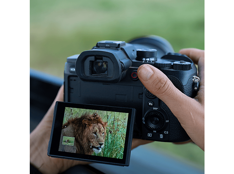 Sony RX10 V Kamera mit 24–600 mm High-Zoom, Echtzeit-Erkennungs-AF, 20,1-MP-Sensor und blackoutfreie Serienbildaufnahme mit 30 Bildern pro Sekunde; Bridgekamera — Foto 4 von 5
