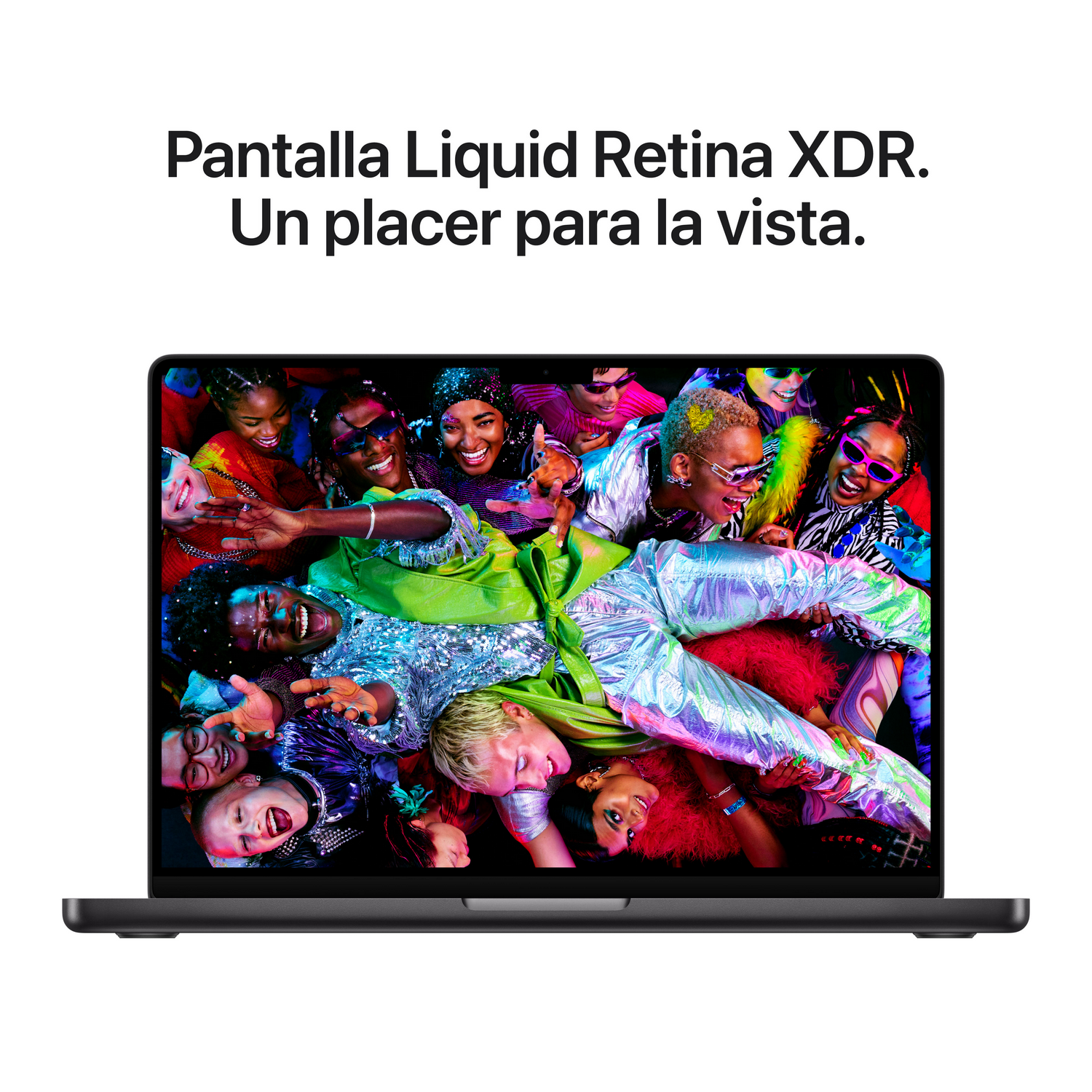 Grupo de personas riendo con ropa colorida en pantalla de portátil.