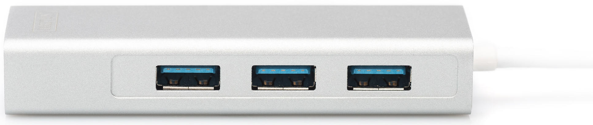 Ein silberner USB-Hub mit drei blauen USB-Anschlüssen auf weißem Hintergrund.