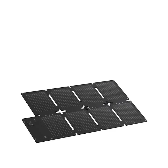 Un panel solar plegable con ocho paneles negros unidos por bisagras.
