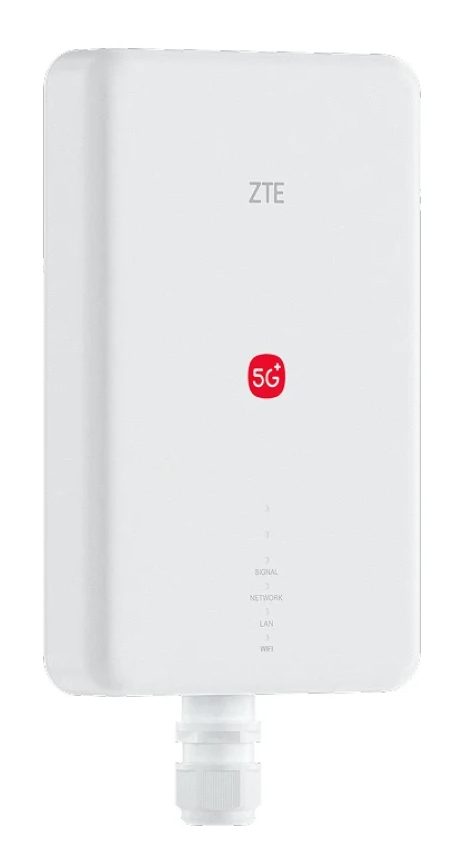 Białe urządzenie ZTE 5G+ z kablem i wskaŹnikami statusu.