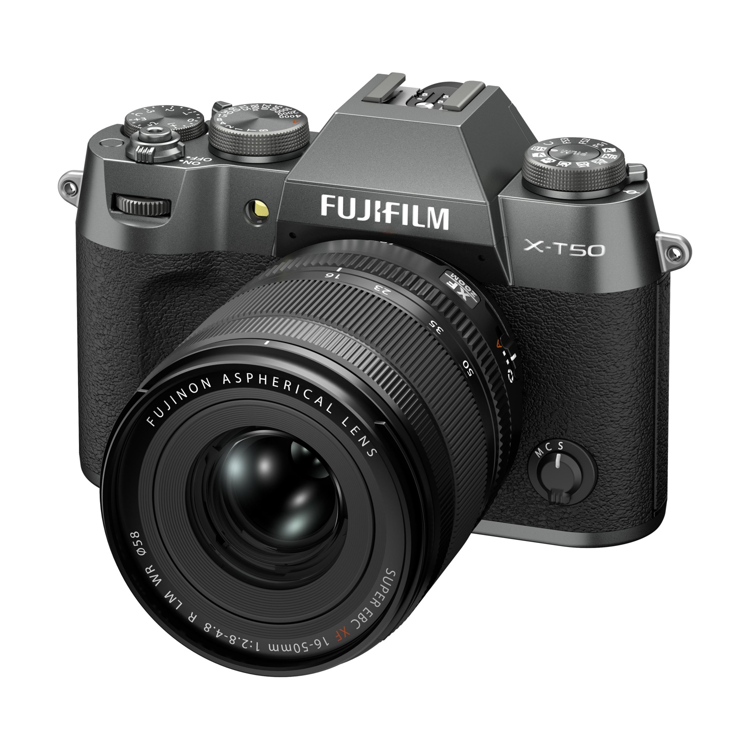 Una fotocamera Fujifilm X-T50 grigia con obiettivo Fujinon 16-50mm. Vista frontale.