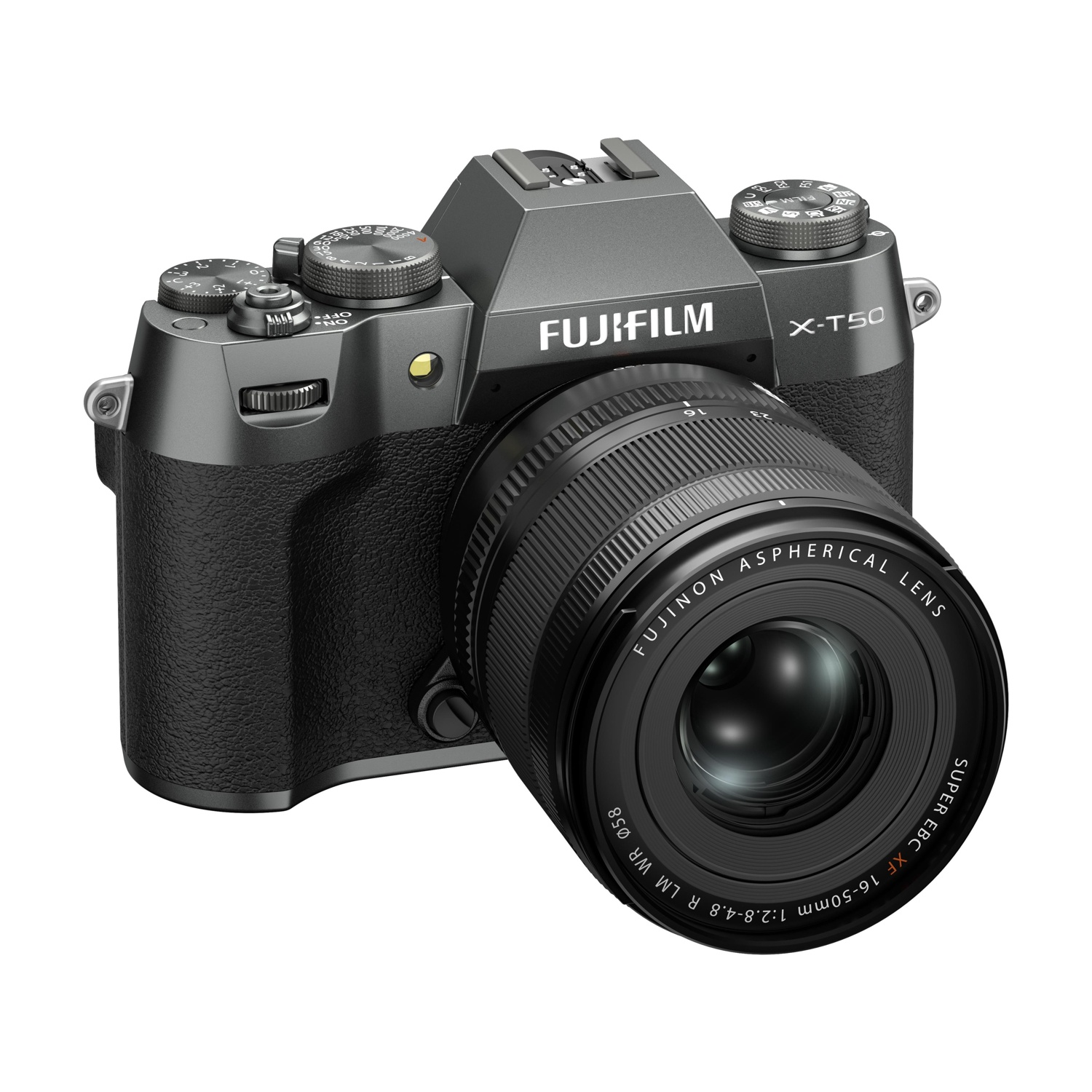 Fotocamera Fujifilm X-T50 grigia con obiettivo, sfondo bianco.