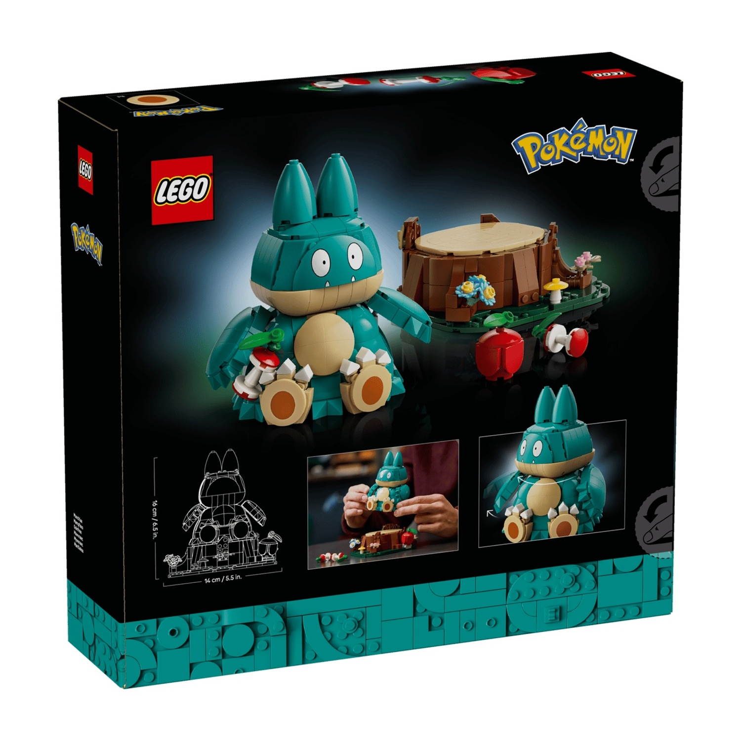 Un set LEGO Pokémon Snorlax con ceppo d'albero, mele e fiori su sfondo scuro.