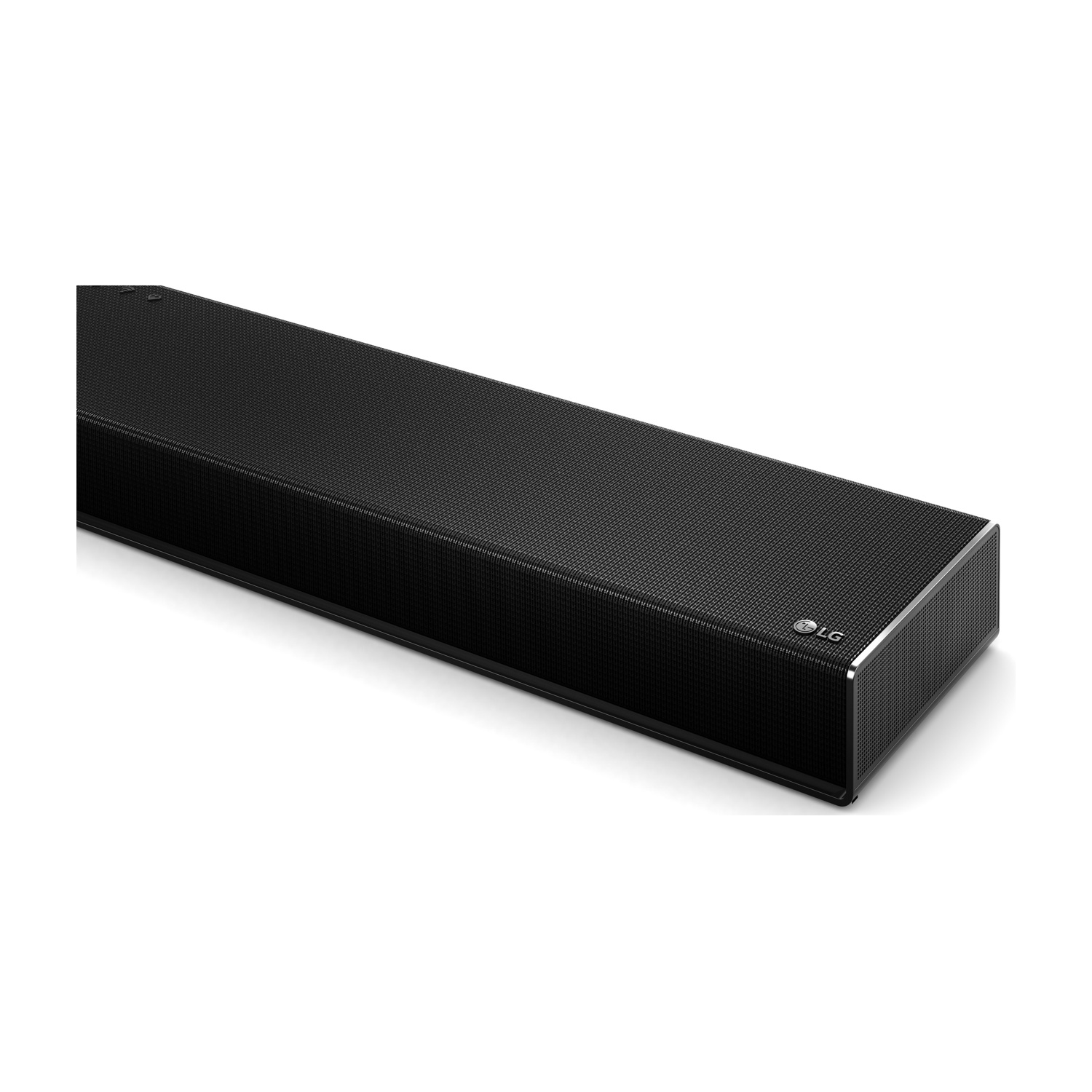 Una soundbar LG nera con bordo argentato su sfondo bianco.