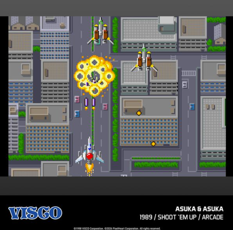 Pixel-Art-Shooter-Spiel mit Raumschiffen, die über einer Stadt fliegen und explodieren.