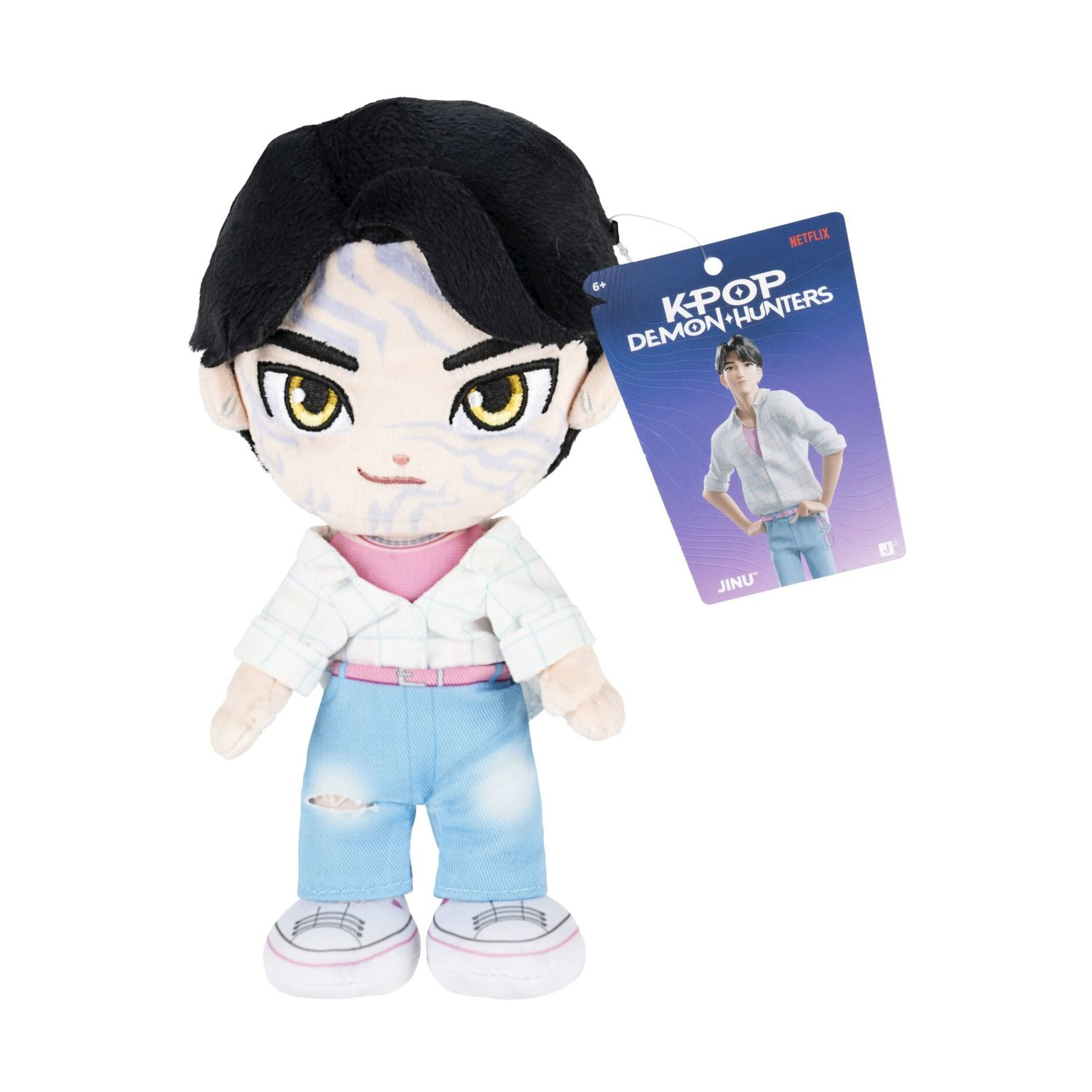 Peluche di Jinu da K-Pop Demon Hunters con etichetta, indossa jeans strappati blu e camicia a quadri.