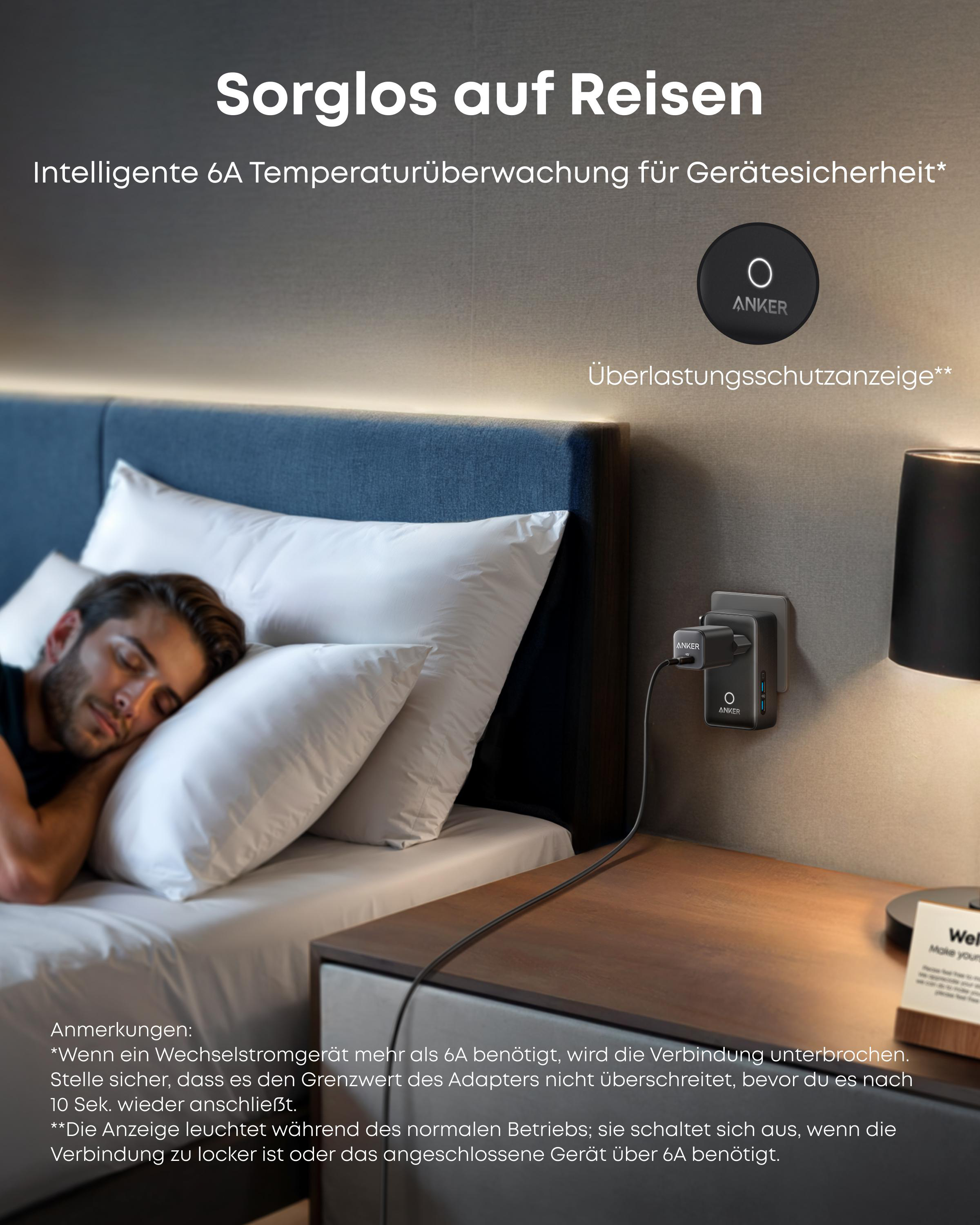 Ein Mann schläft im Bett, während ein Ladeadapter an der Wand steckt.