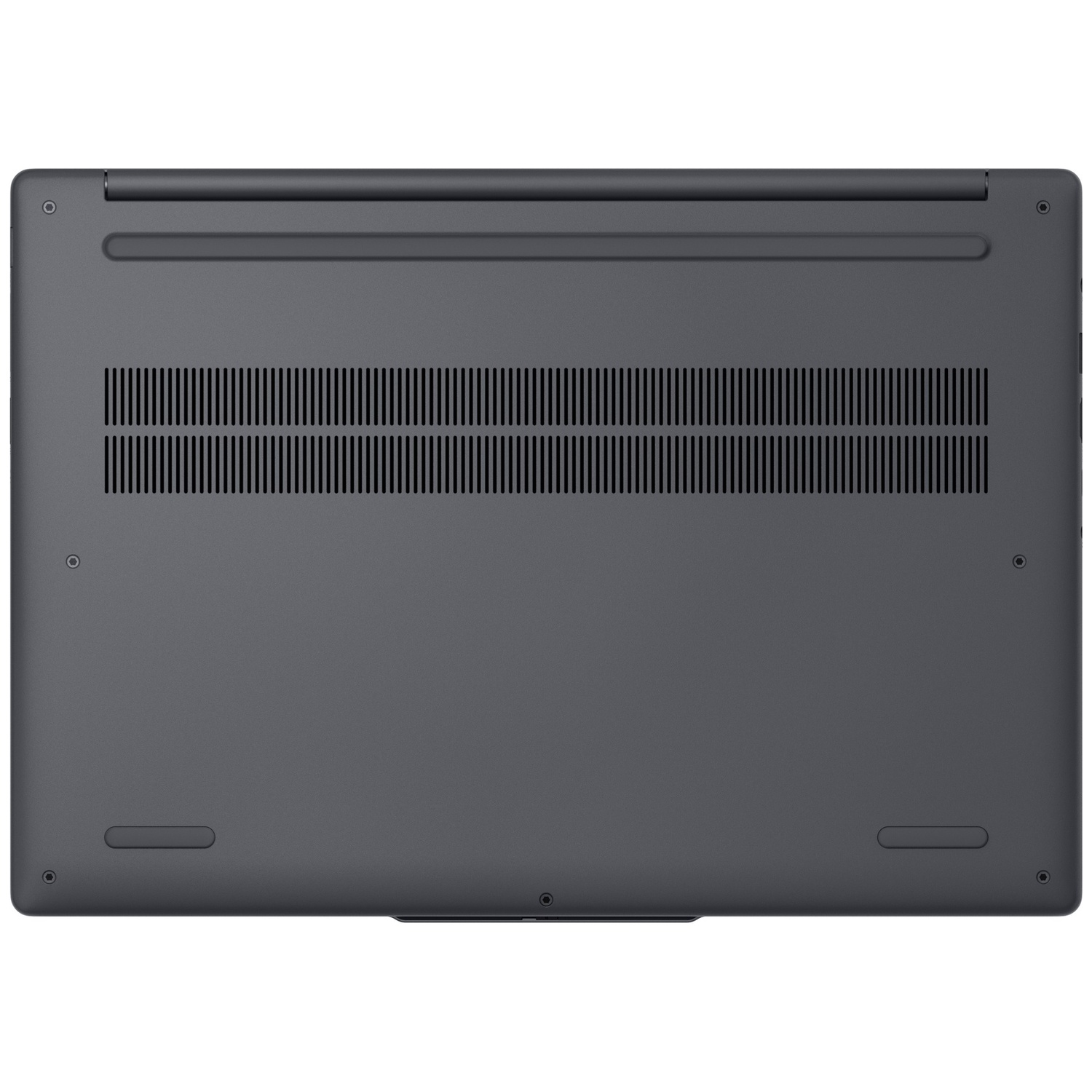 Onderkant van een donkere laptop met ventilatieopeningen en rubberen voetjes.