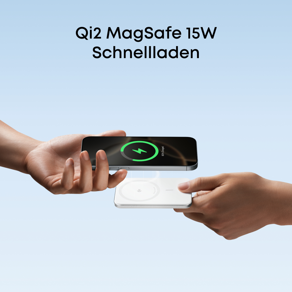 Ein Smartphone wird über einem Qi2 MagSafe Ladegerät gehalten, das 83% geladen ist.