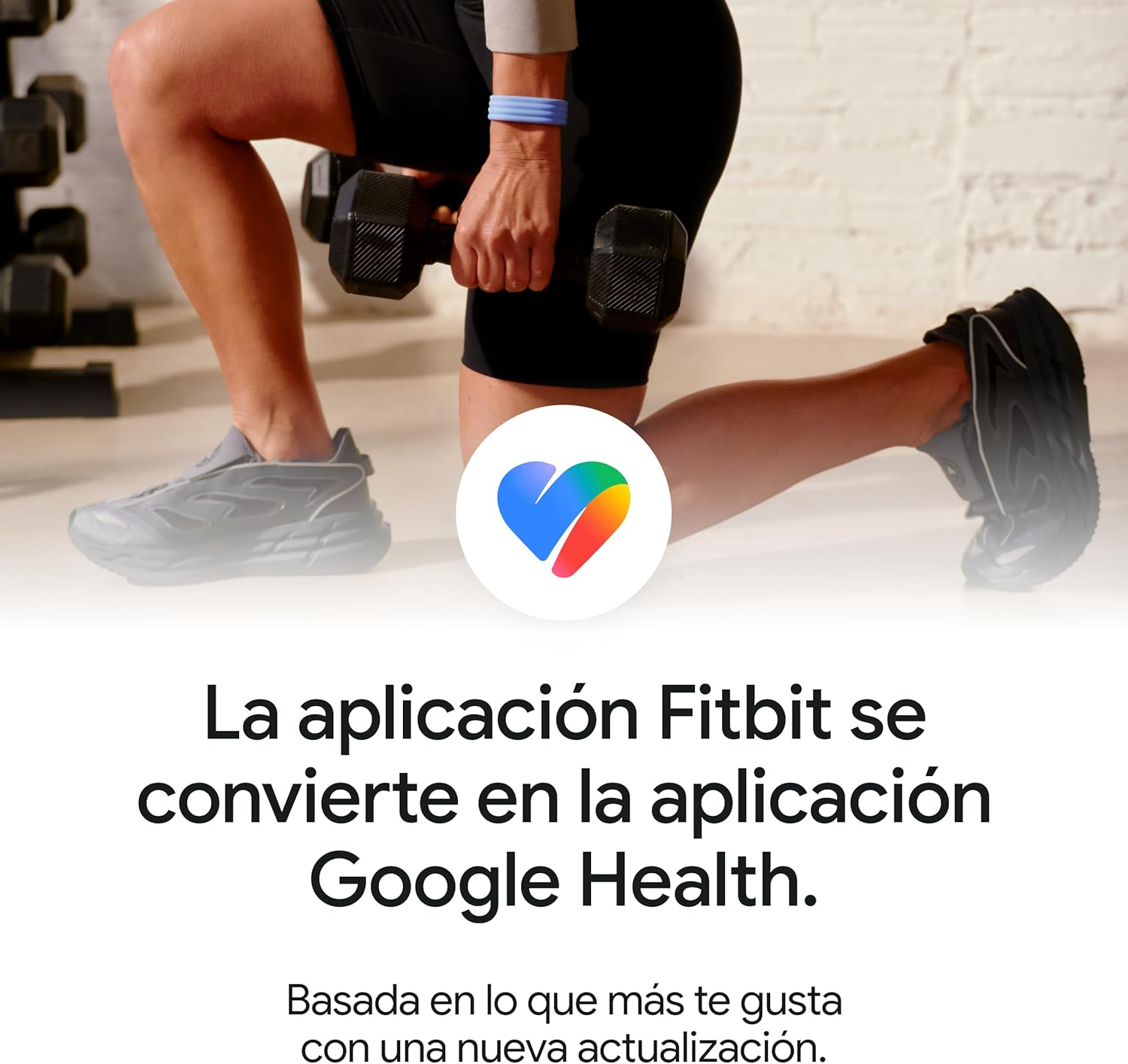 Mujer haciendo zancada con pesa, logo de Fitbit, texto sobre Google Health.