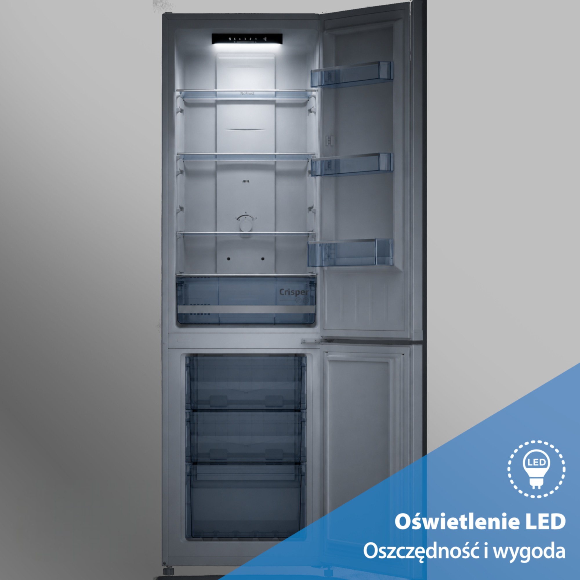 Otwarta lodówka z oświetleniem LED, szklanymi półkami i szufladami.