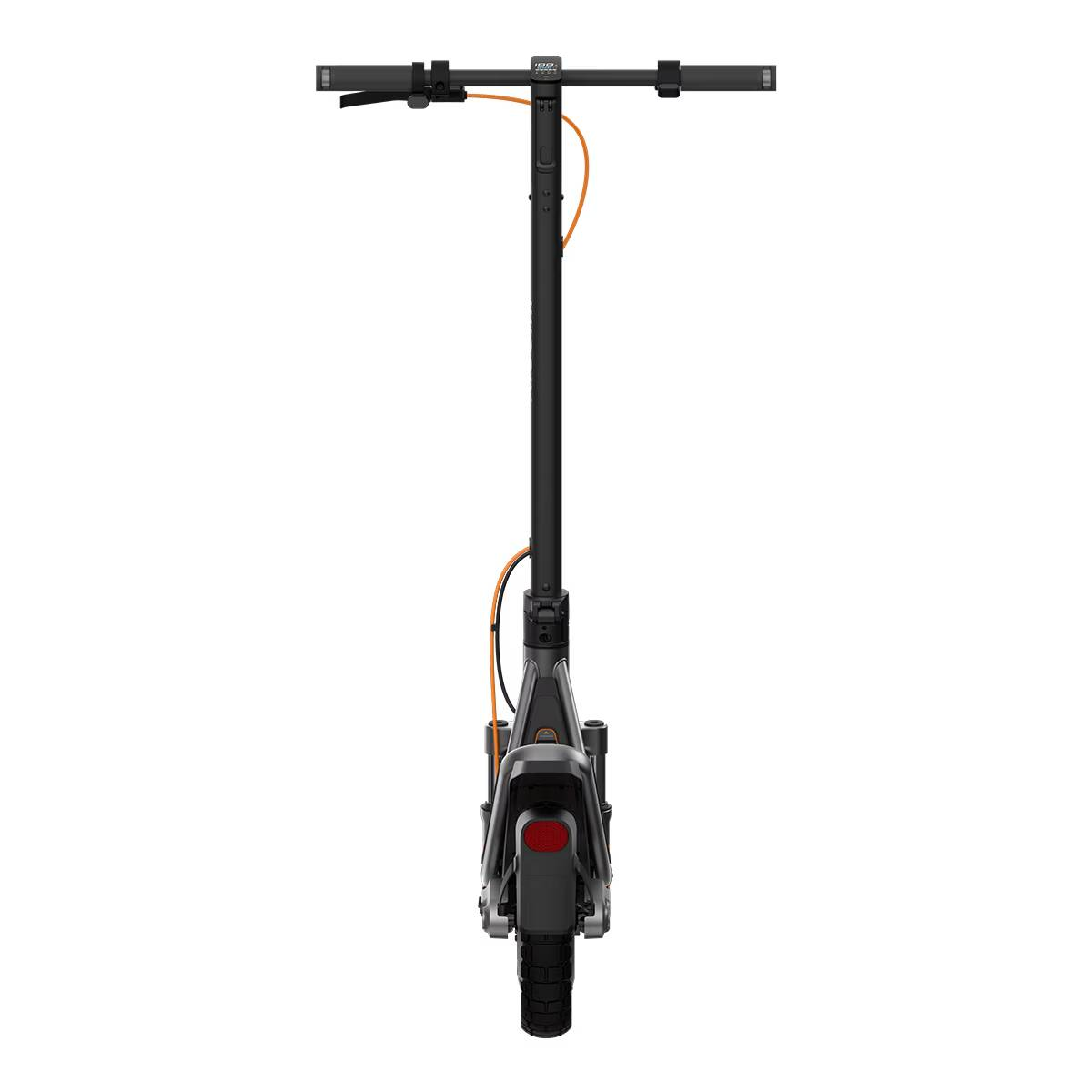 Un patinete eléctrico negro con pantalla y cable naranja, sobre fondo blanco.