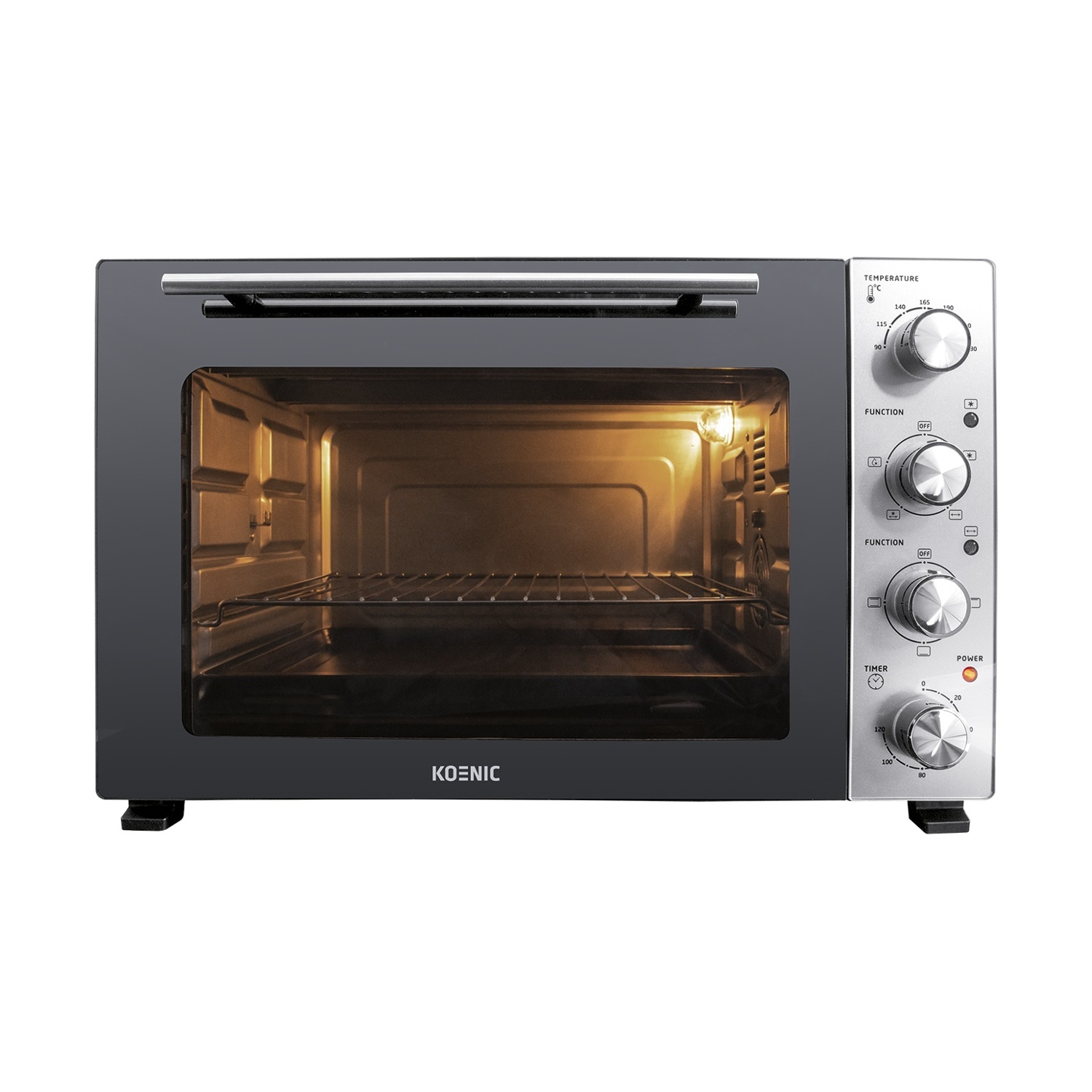 Un forno elettrico argentato con dettagli e manopole nere. La luce interna è accesa.