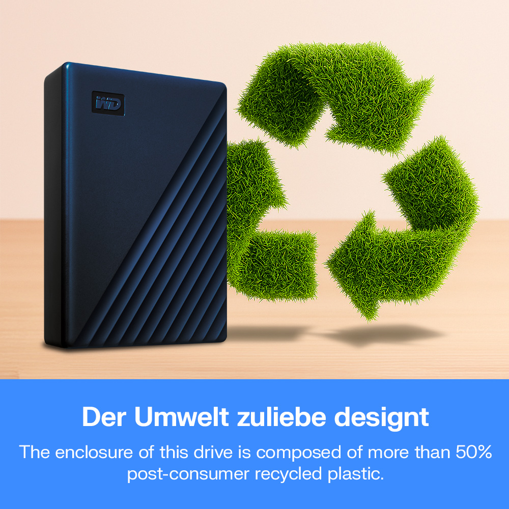 Ein dunkelblauer WD-Datenspeicher neben einem Recycling-Symbol aus Gras.