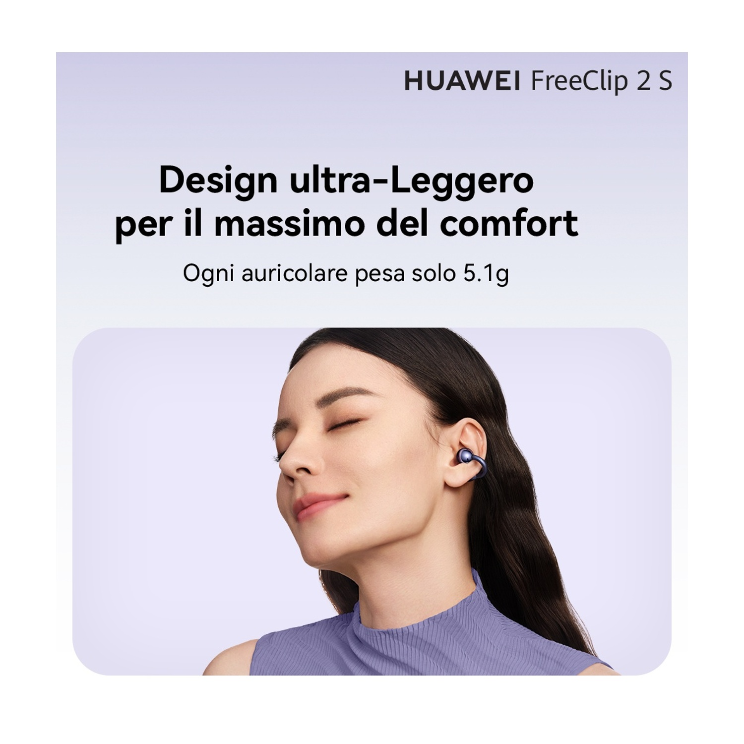 Donna con occhi chiusi indossa auricolari Huawei FreeClip 2 S.