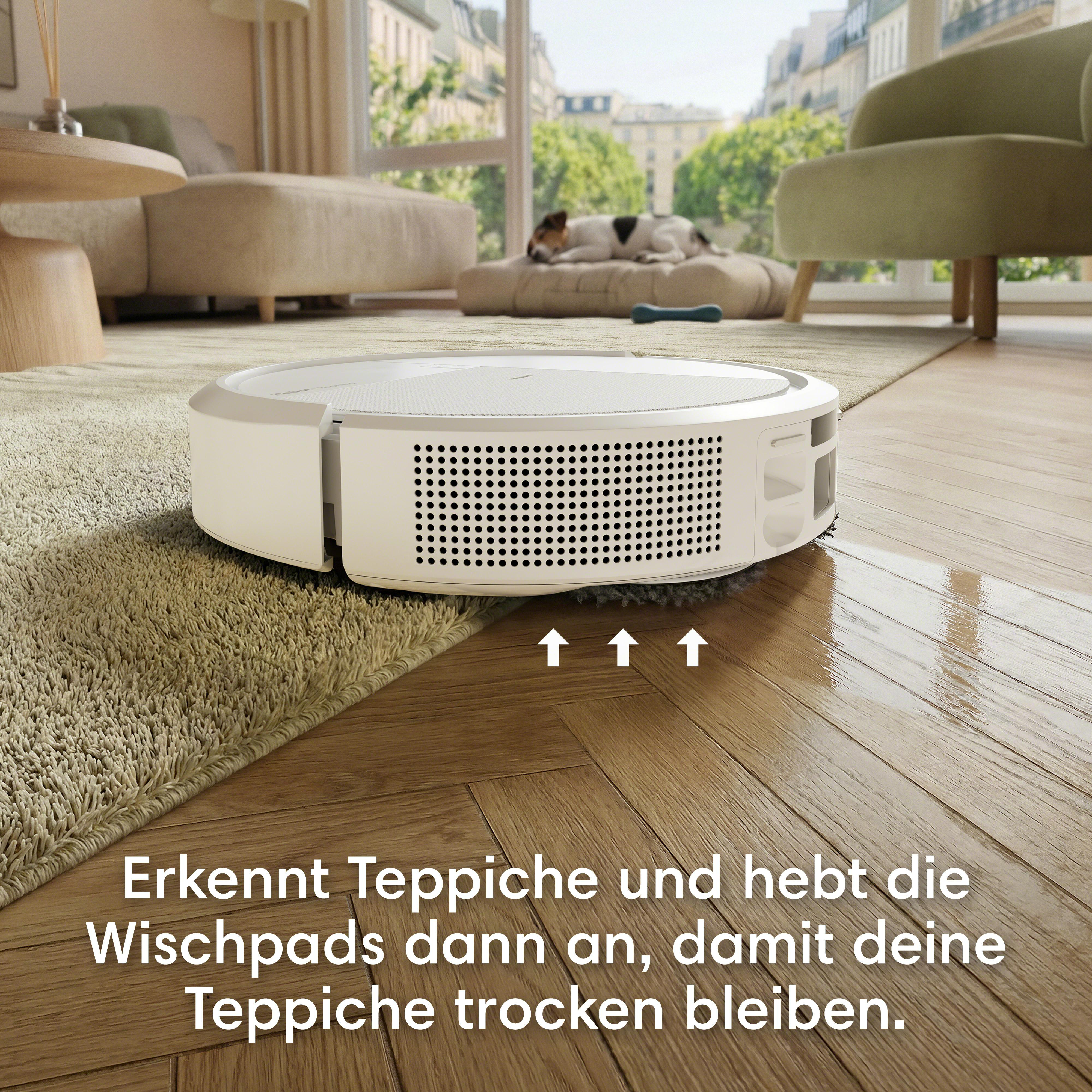 Ein weißer Saugroboter erkennt Teppiche und hebt die Wischpads an.