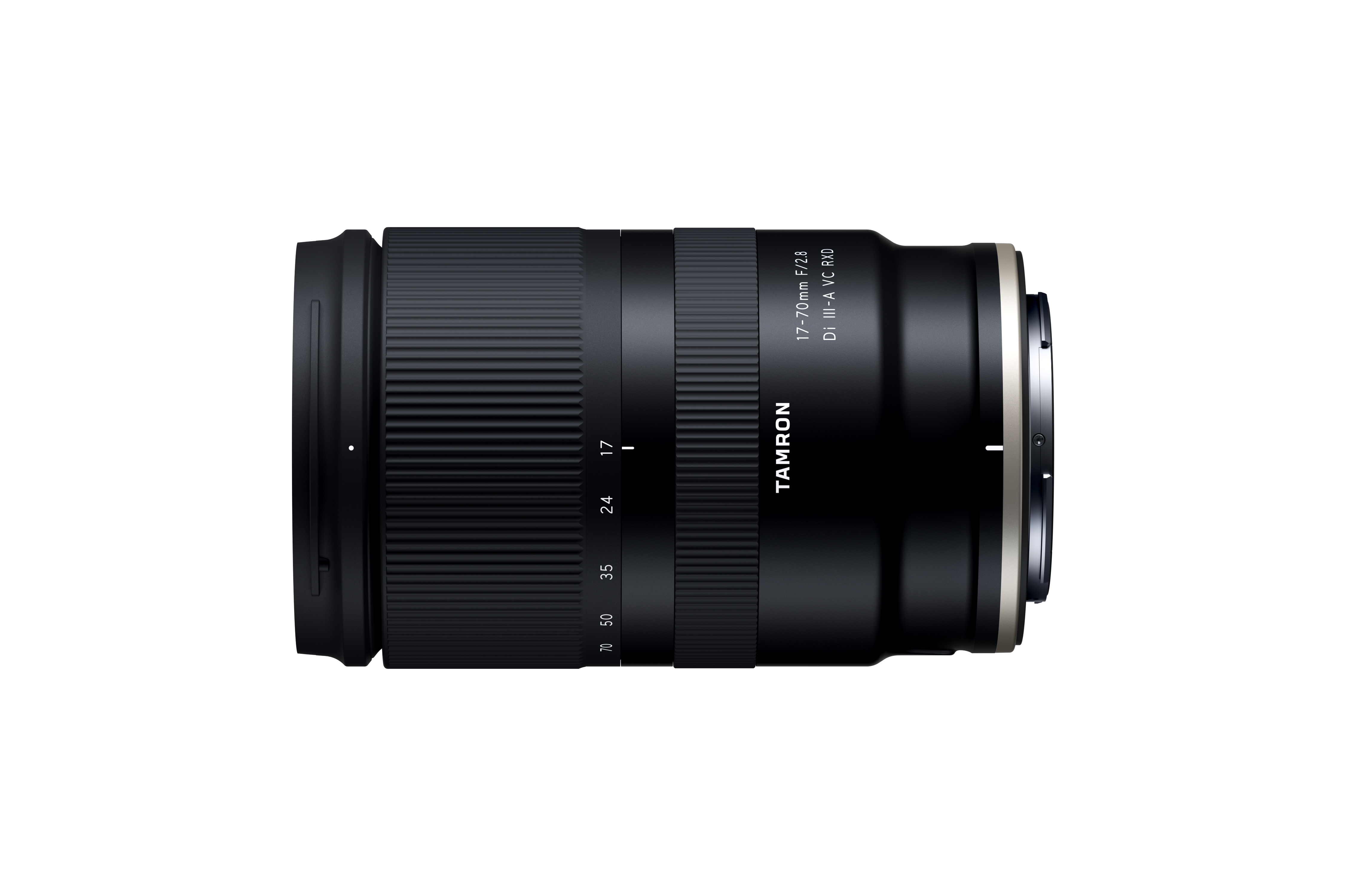 Ein schwarzes Tamron 17-70mm F/2.8 Objektiv mit Fokus- und Zoomringen.
