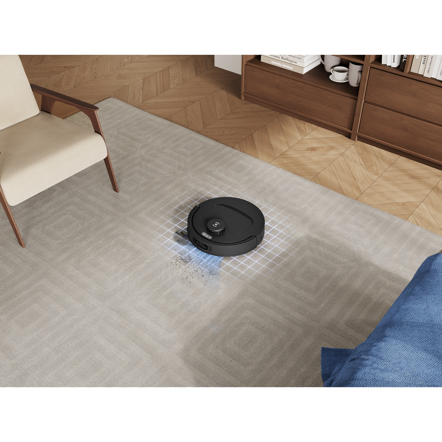 Un robot aspirapolvere nero pulisce lo sporco da un tappeto grigio chiaro.