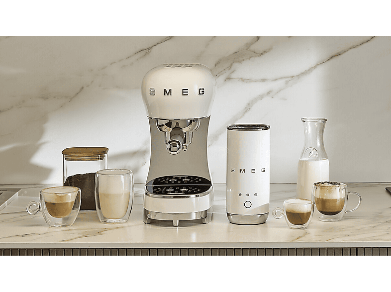 Smeg ECF12CREU 50's Style Siebträger mit Milchaufschäumer (Creme, 1350 Watt, 15 bar) — Foto 2 von 5