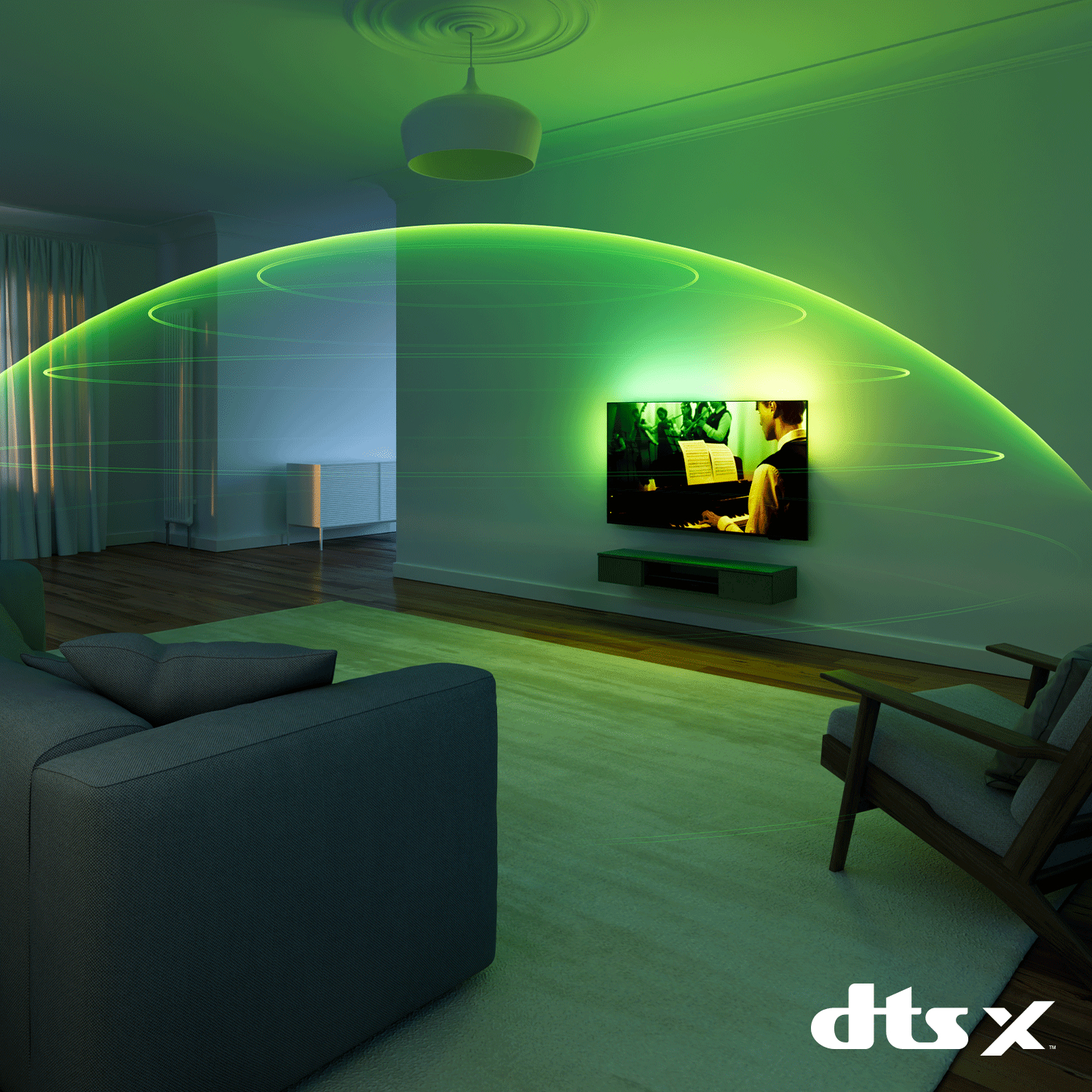 Ein Wohnzimmer mit Fernseher, Sofa und Sessel, beleuchtet von grünem Licht.