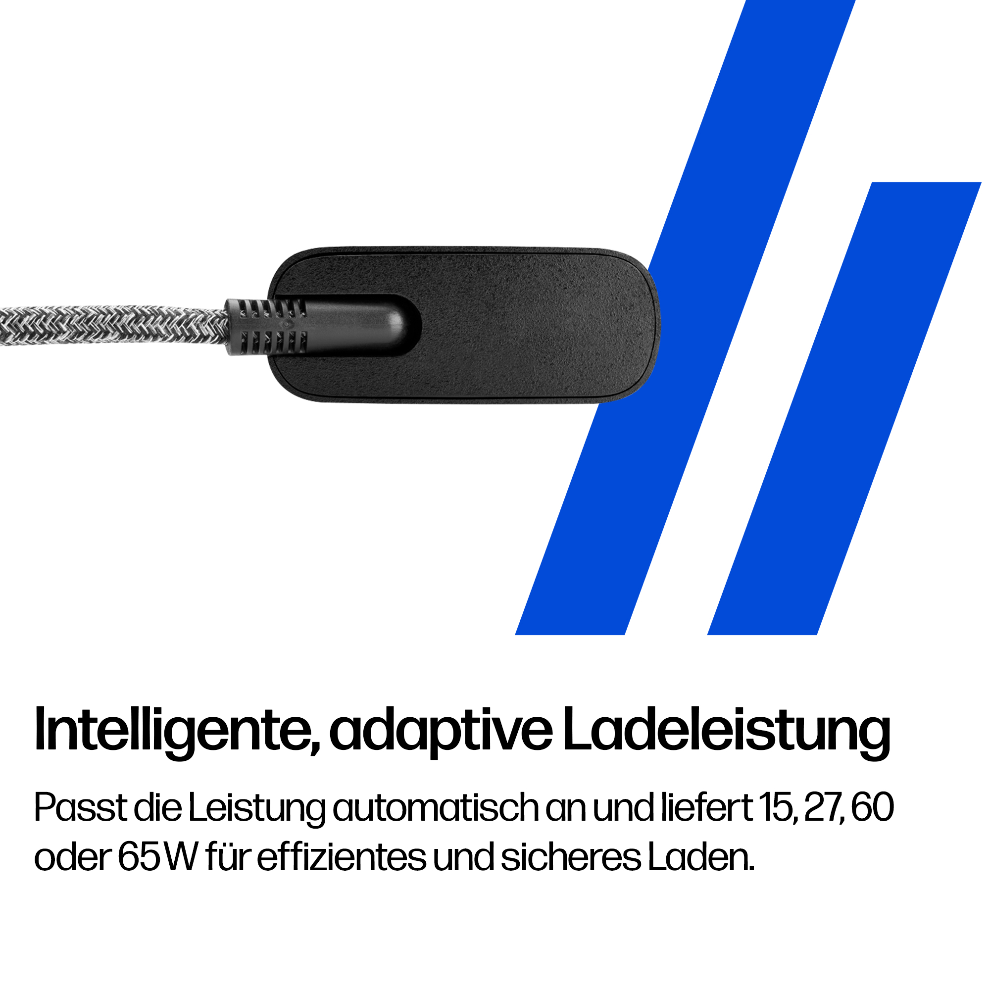 Ein schwarzer Ladeadapter mit grauem Kabel und blauen Linien.