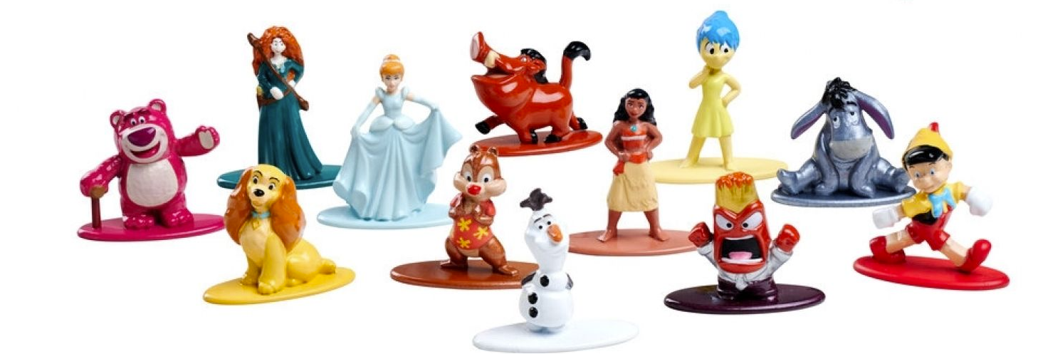 Sammlung von Disney-Figuren: Lotso, Merida, Aschenputtel, Pumbaa, Pocahontas, Joy, Eeyore, Chip, Olaf, Wut, Lady, Pinocchio.