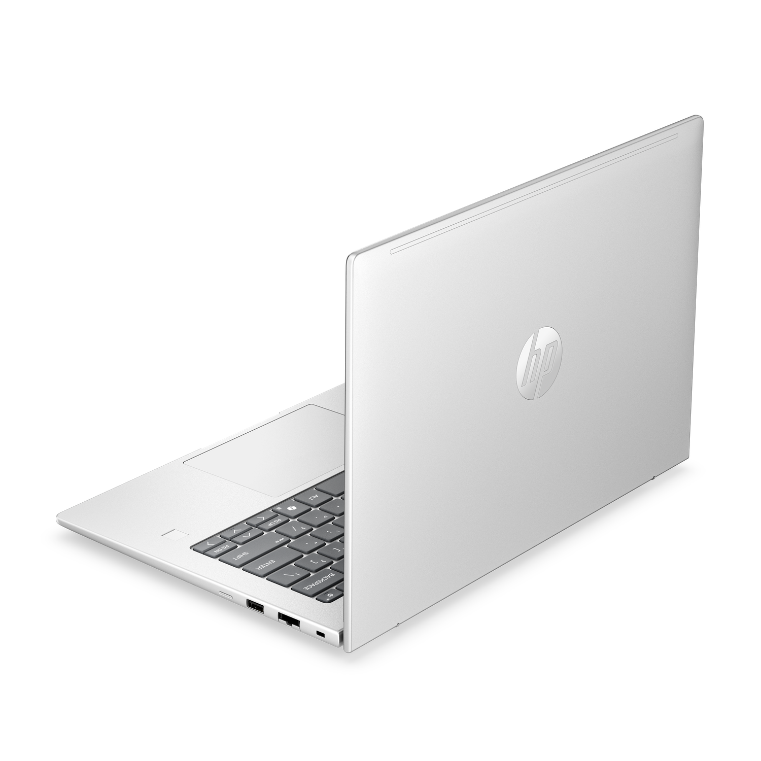 Een zilveren HP laptop met toetsenbord en poorten op witte achtergrond.