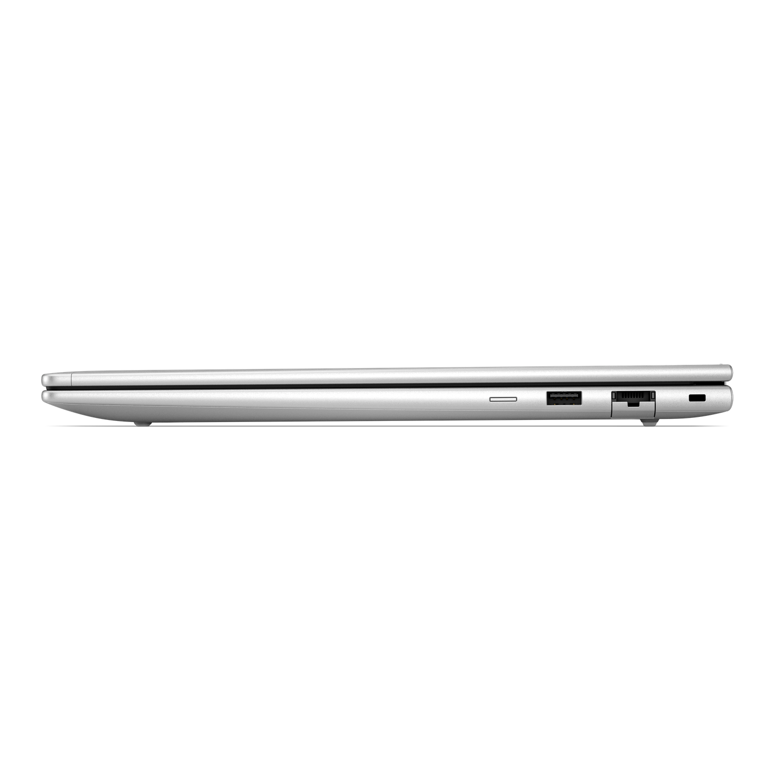 Zilveren laptop van de zijkant met USB-poorten en een sleuf.