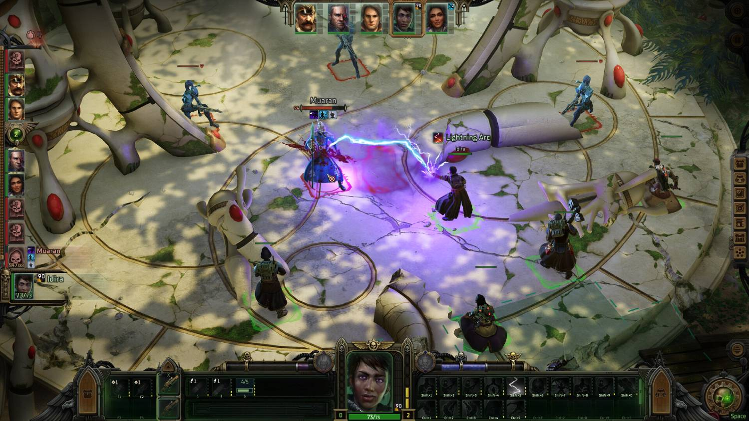Un juego de combate por turnos con efectos mágicos y personajes.