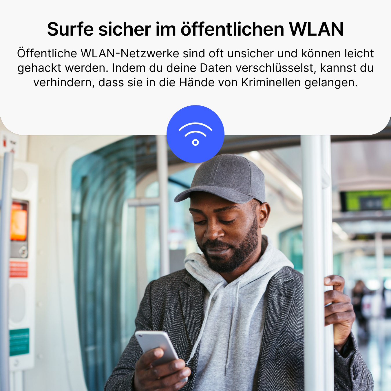 Homme dans un train utilisant son téléphone, avec icône wifi et texte sur la sécurité wifi publique.
