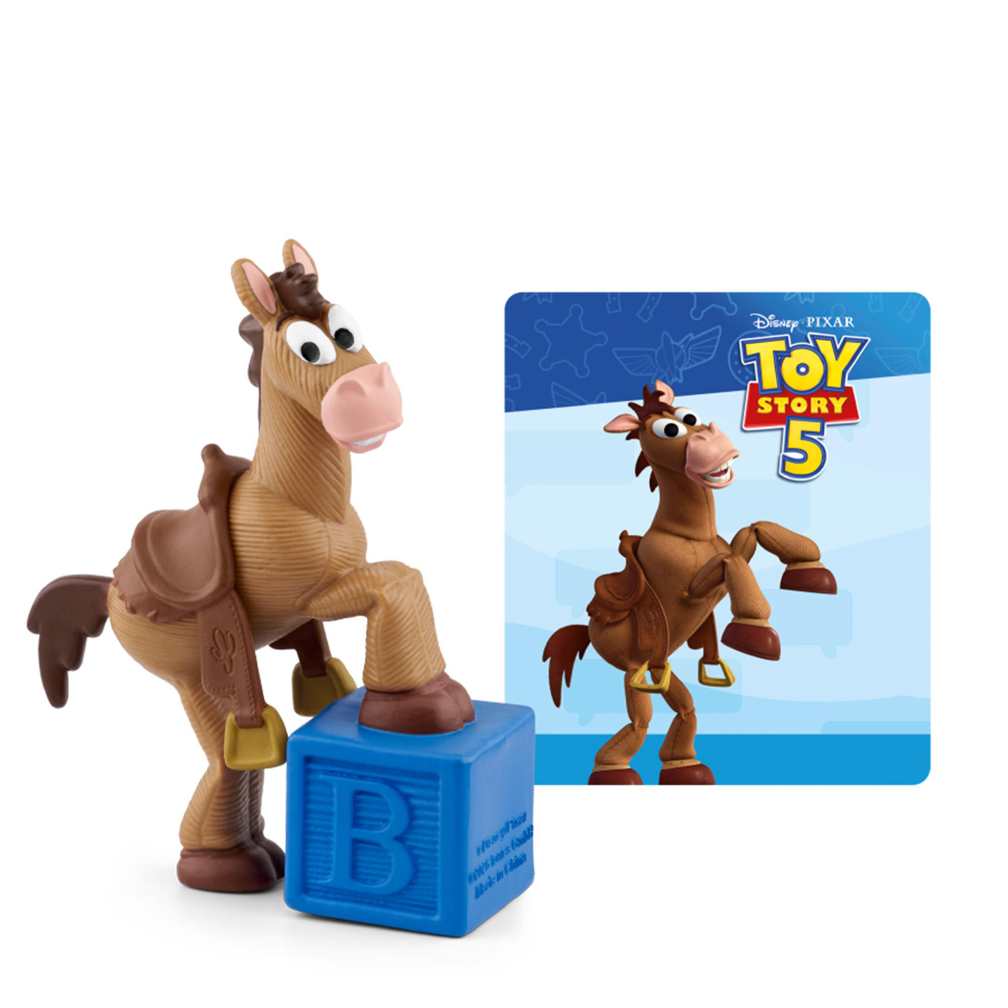 Bullseye, das Spielzeugpferd aus Toy Story 5, steht auf einem blauen Baustein.