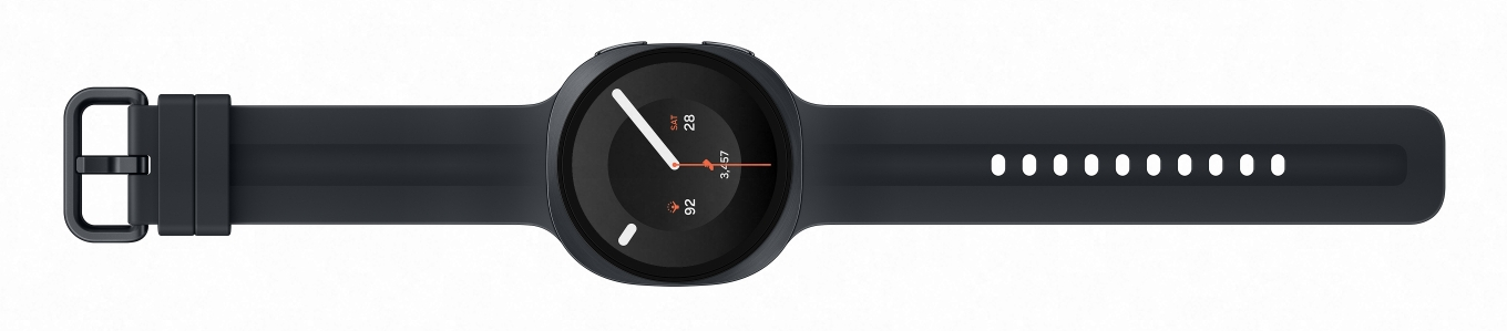 Czarny smartwatch z okrągłą tarczą i paskiem z klamrą.