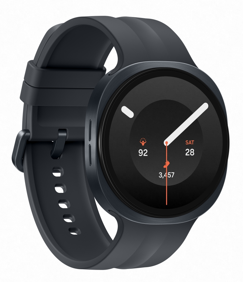 Ciemnoszary smartwatch z czarną tarczą pokazującą godzinę, datę i tętno.