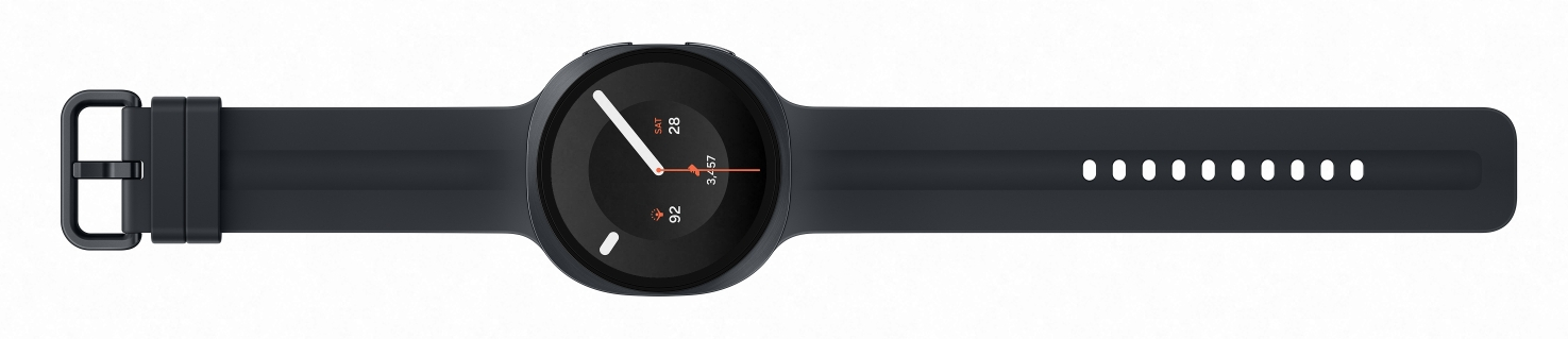 Ciemny smartwatch z czarnym paskiem i cyfrowym wyświetlaczem.