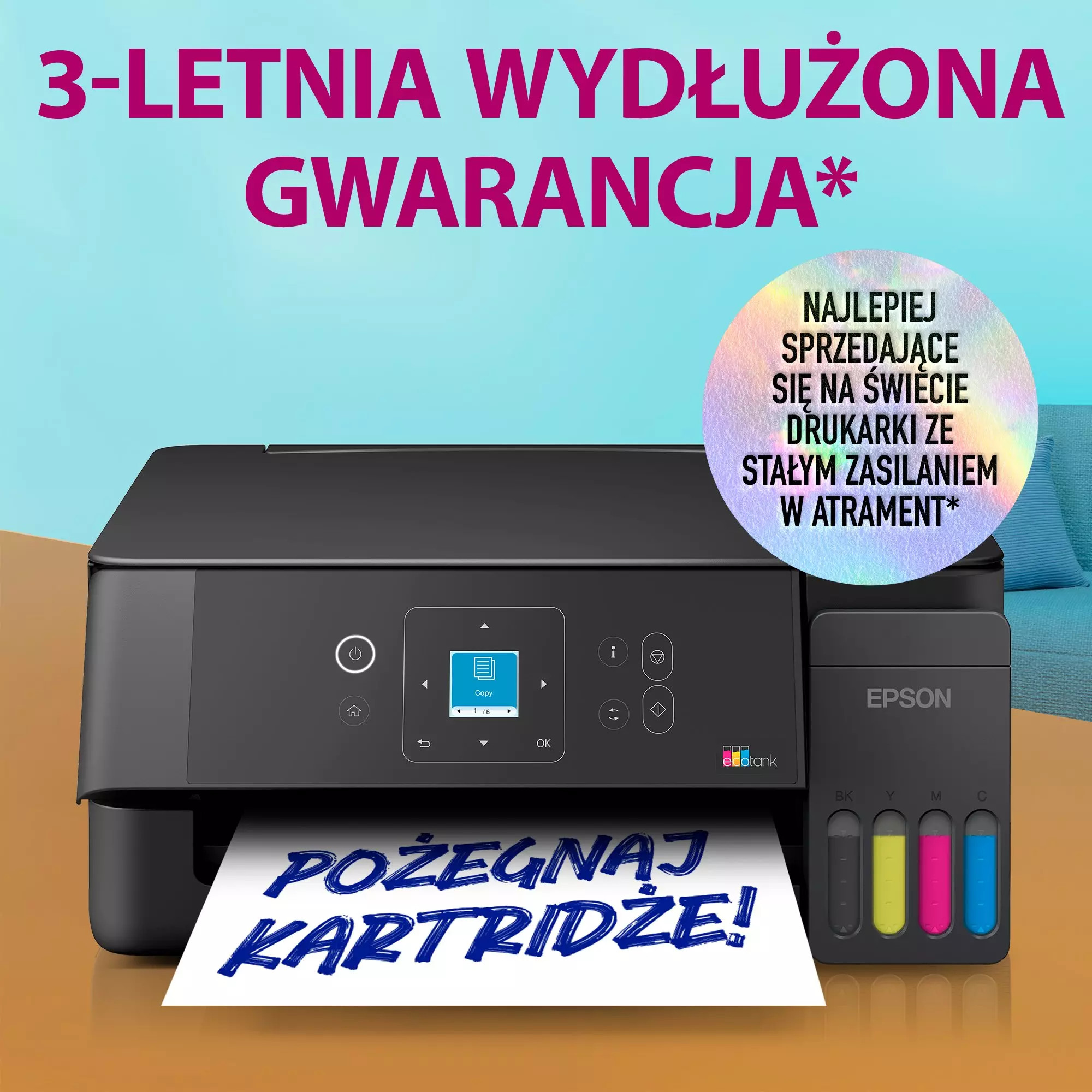 Czarna drukarka Epson EcoTank na stole z polskim napisem.