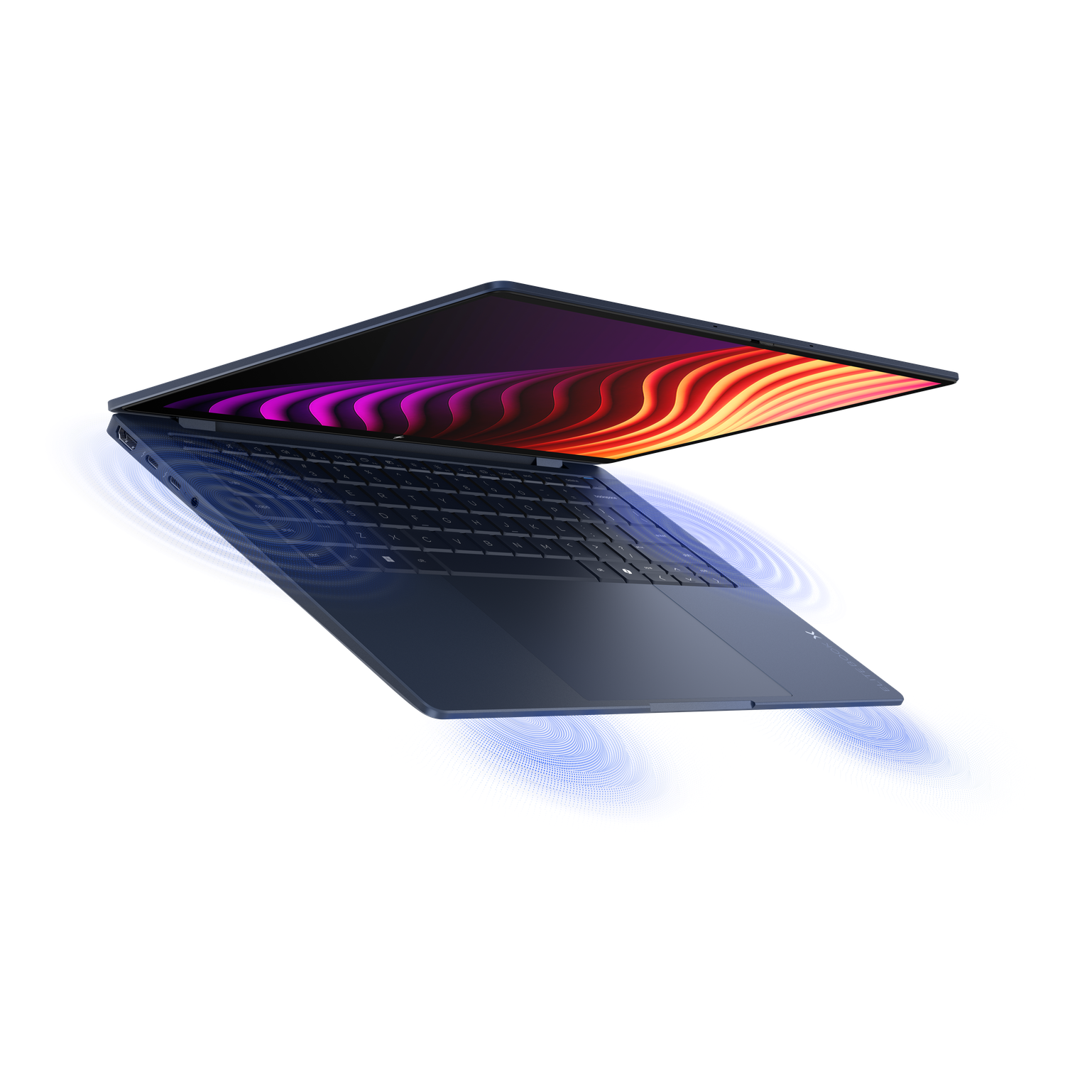 Een donkerblauwe laptop met open scherm tegen een zwarte achtergrond.