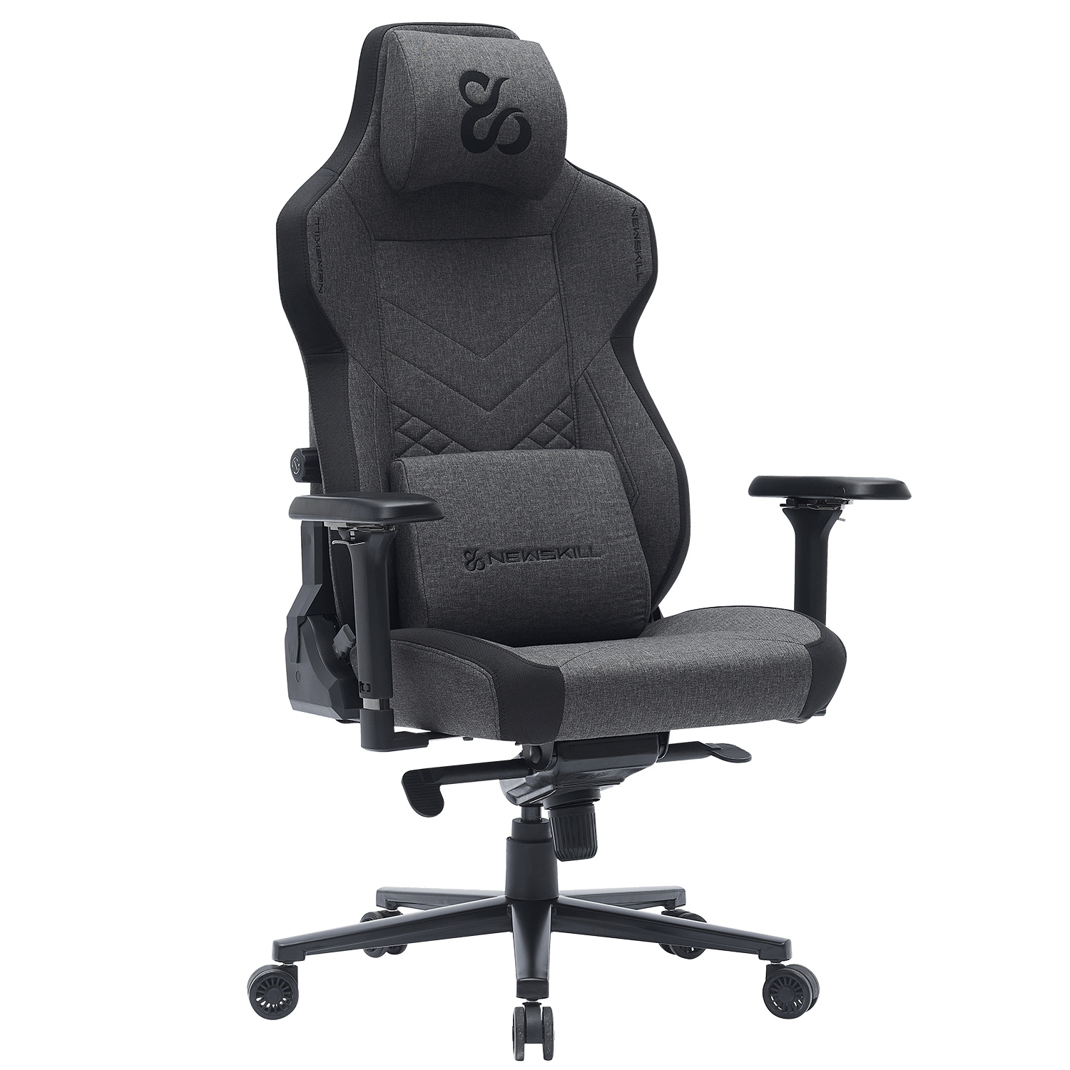 Una silla gamer gris con reposacabezas, cojín lumbar y reposabrazos.