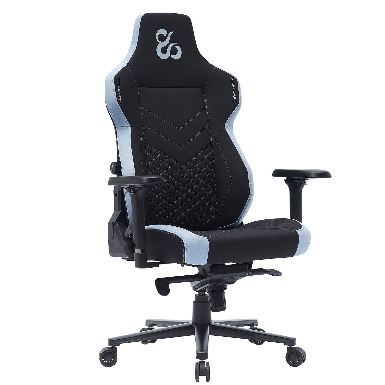 Silla gamer negra con detalles azul claro y logo en el reposacabezas.