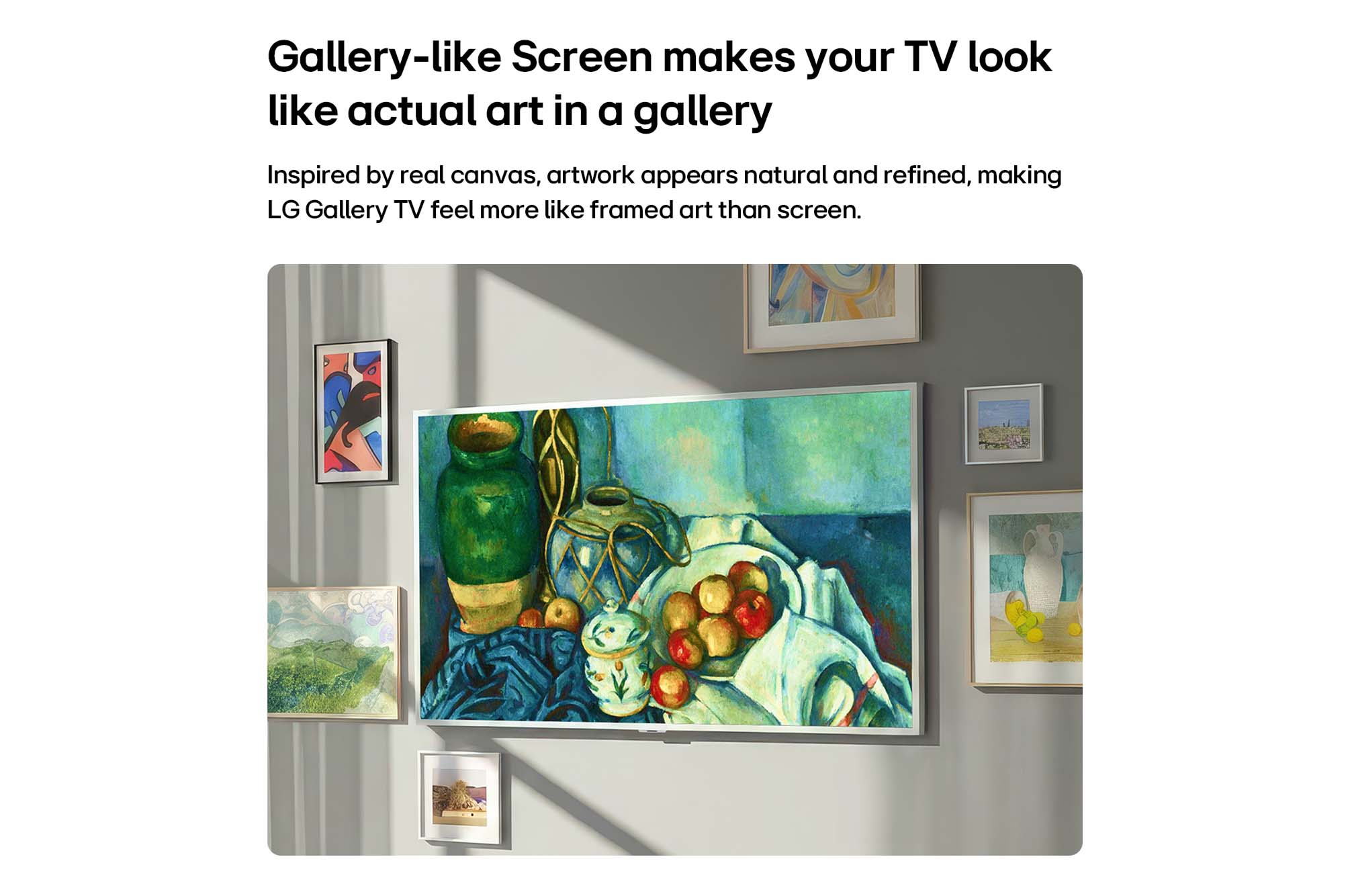 Una TV LG Gallery mostra una natura morta con frutta e vasi, circondata da altre opere d'arte.