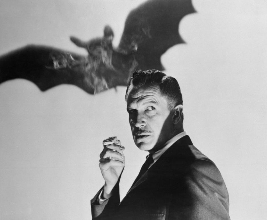 Ein Mann mit Anzug raucht, im Hintergrund ein Schatten einer Fledermaus.