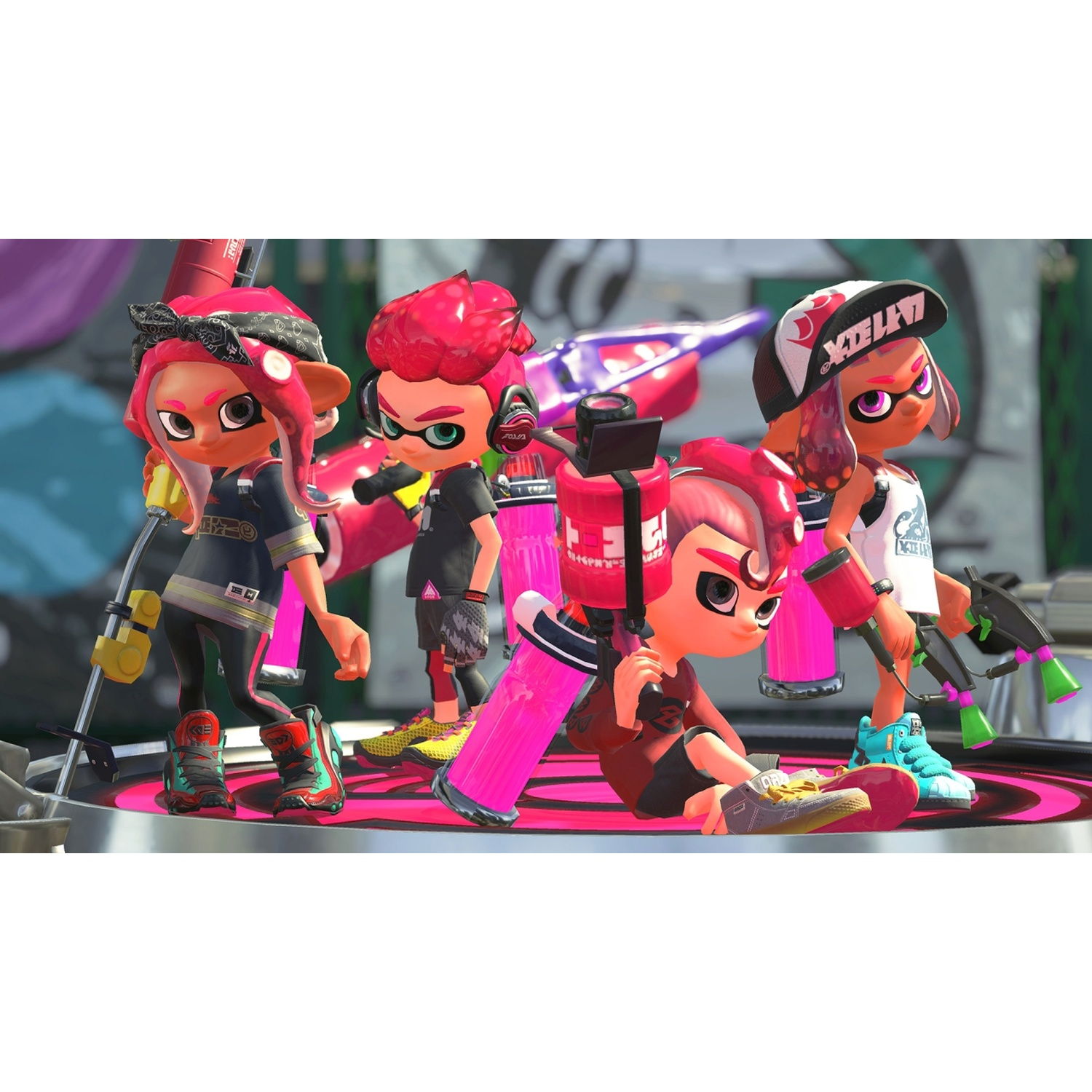 Four cartoon characters with pink hair and weapons stand on a circular platform.