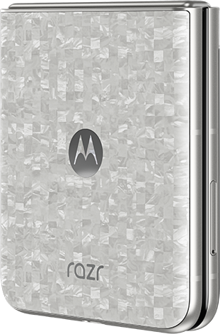 Zárt, fehér Motorola Razr kagylótelefon mozaikmintával és Motorola logóval.