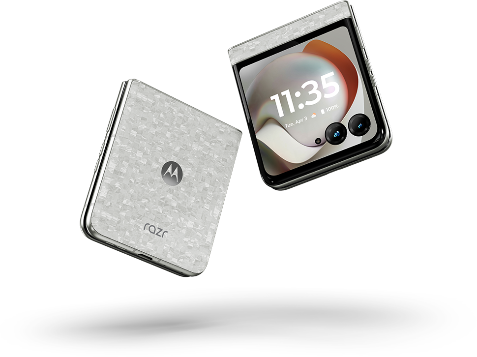 Két Motorola Razr kagylótelefon irizáló texturált felülettel, egy nyitott, kijelzővel.