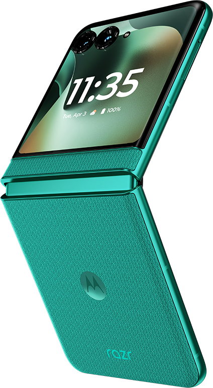 Egy türkiz színű, felnyitható Motorola Razr nyitott módban, logóval és 'razr' felirattal.